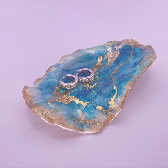 Sterling Silver hoops with 6 Cubic Zirconia - Picture 3 of 7